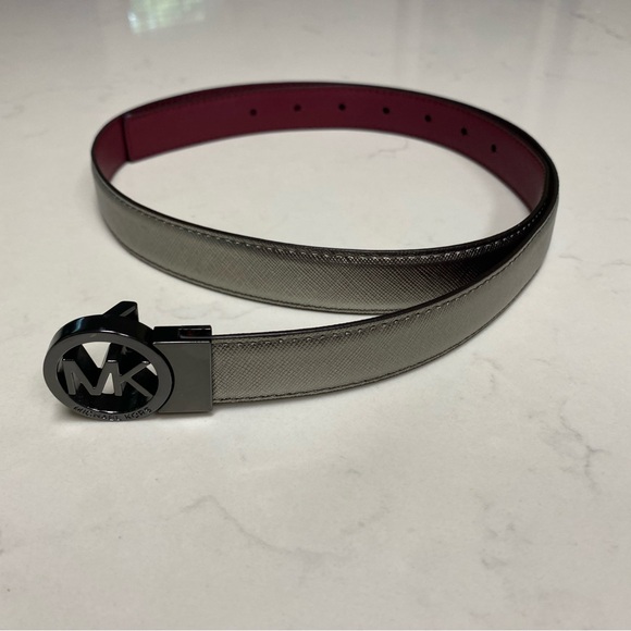Michael Kors Twist Reversible Leather MK Logo Buckle Belt Red/Silver, Size M/L - Picture 5 of 16